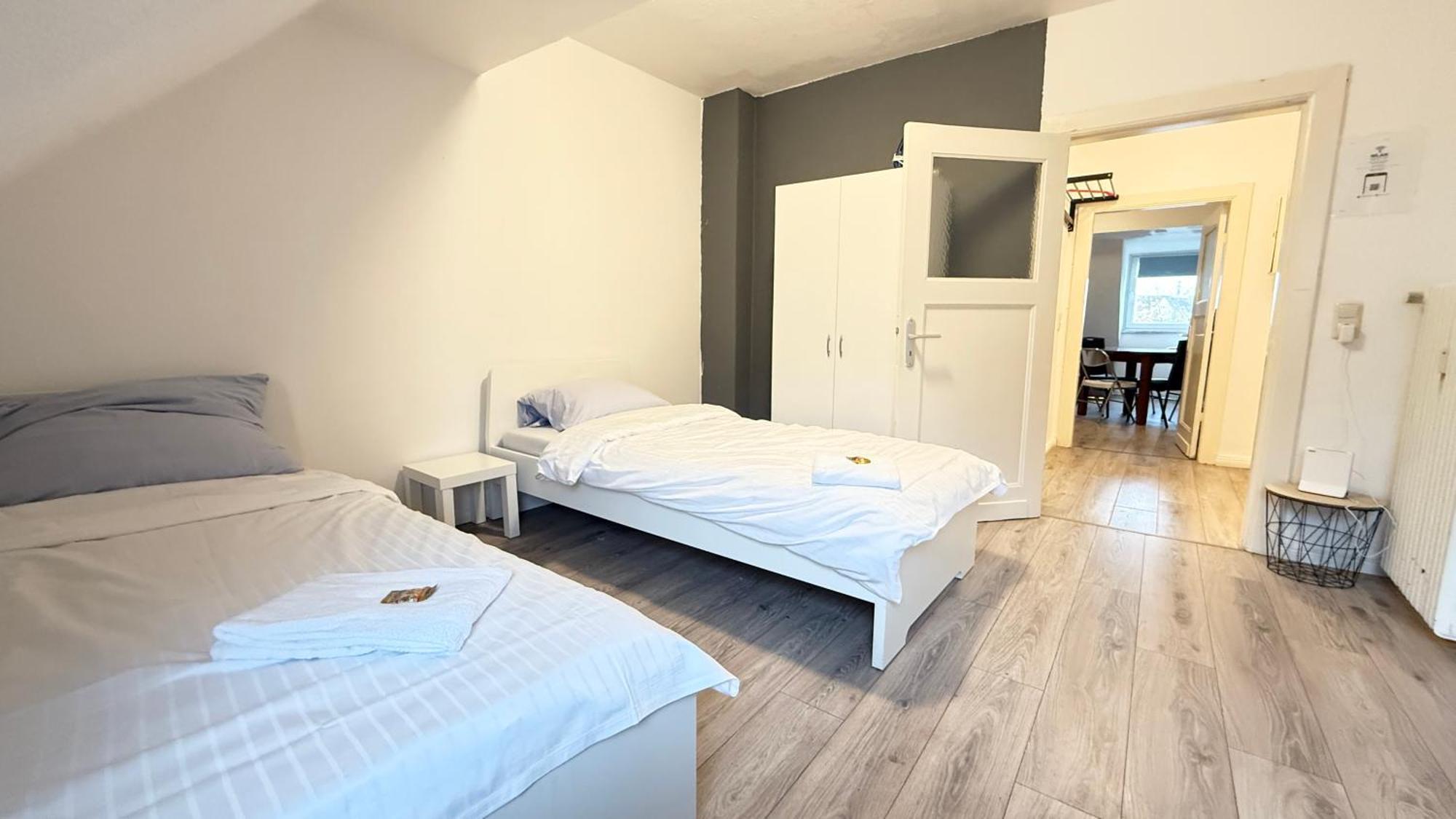 Apartments Im Herzen Von Neumuenster Innenstadt & Hbf Fusslaeufig, Mit Privatparkplatz Exterior photo