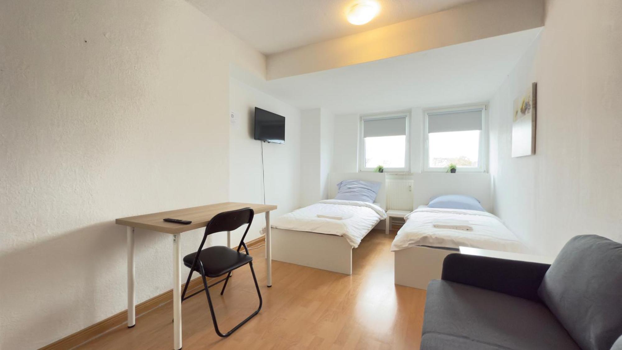 Apartments Im Herzen Von Neumuenster Innenstadt & Hbf Fusslaeufig, Mit Privatparkplatz Exterior photo
