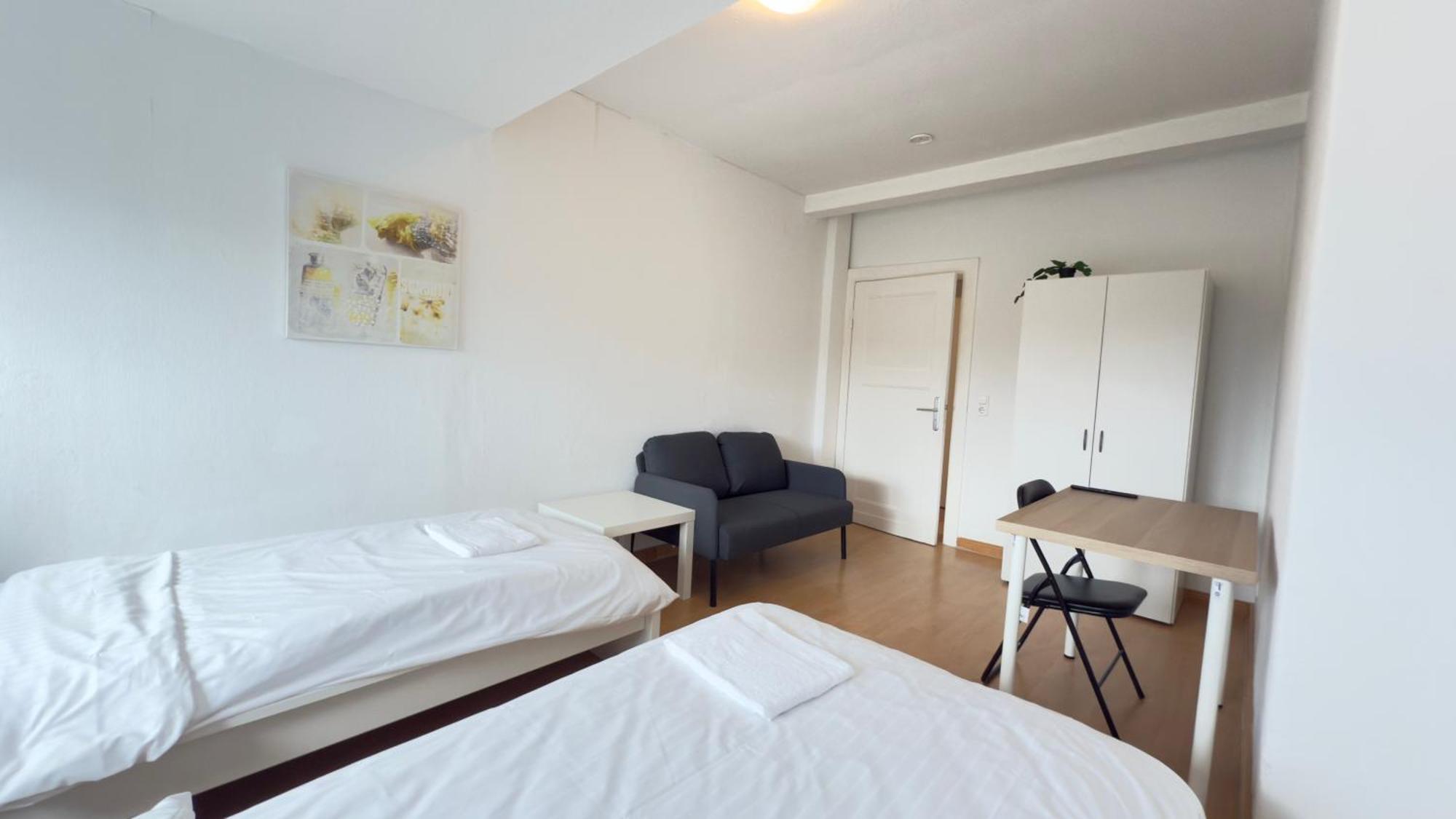 Apartments Im Herzen Von Neumuenster Innenstadt & Hbf Fusslaeufig, Mit Privatparkplatz Exterior photo